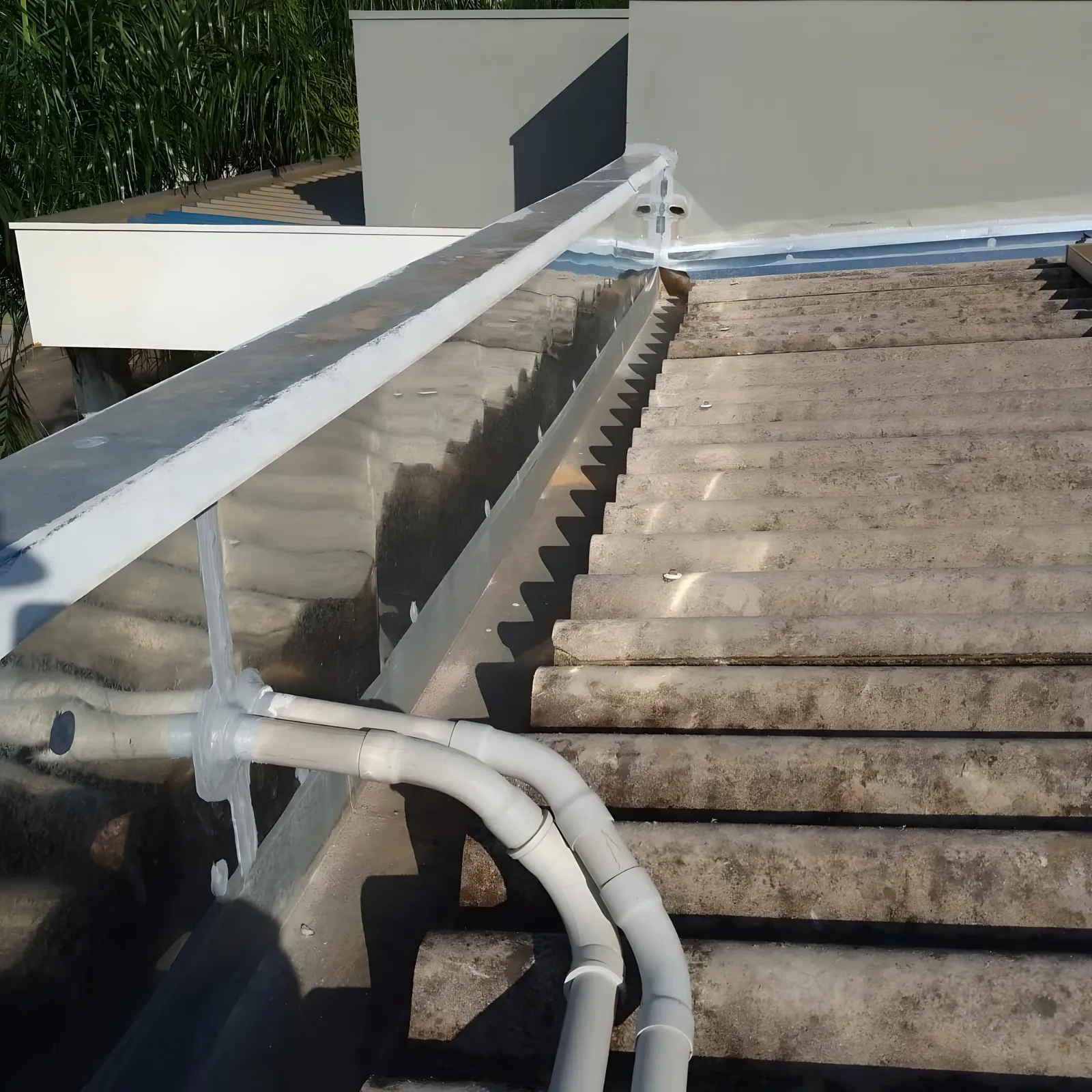 Calha com condutores de água